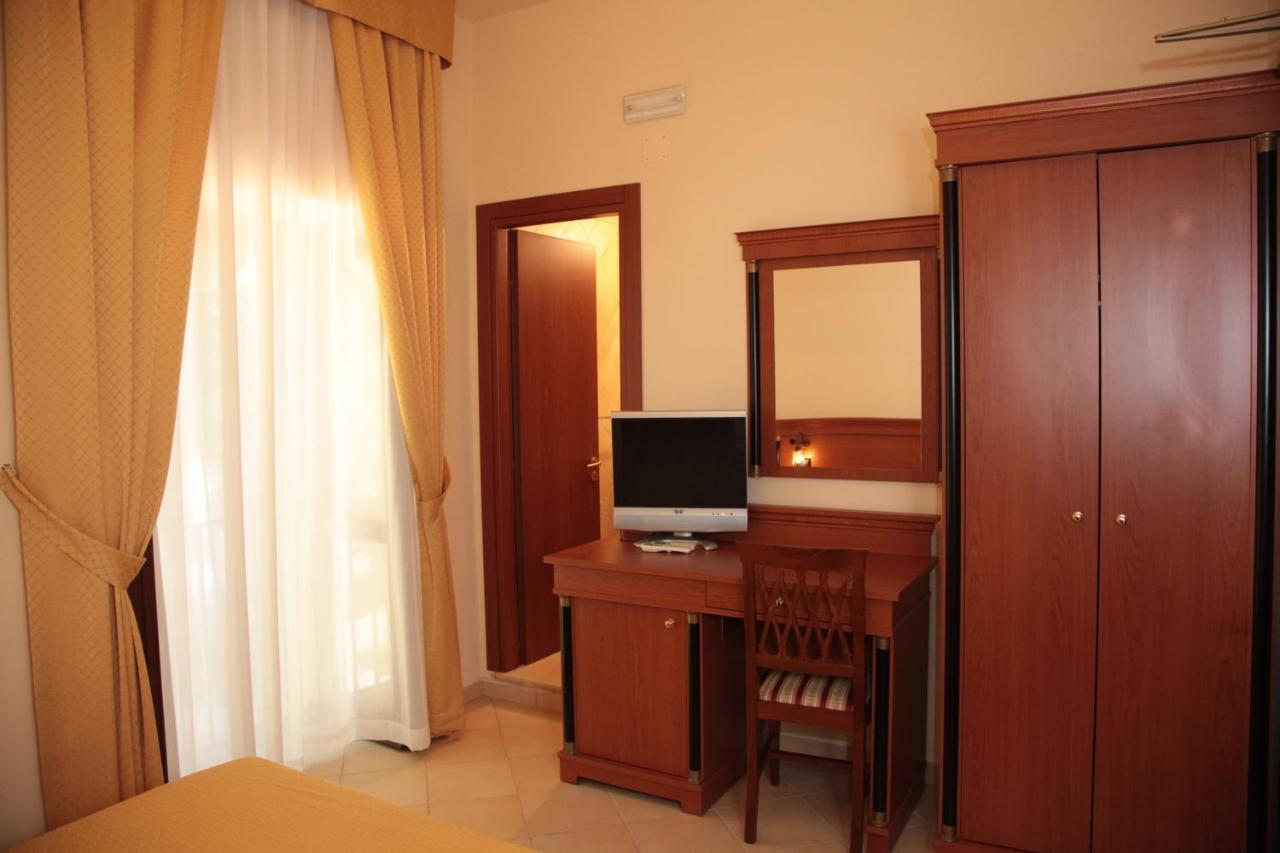 Baia Delle Sirene Beach Resort Briatico Exterior foto